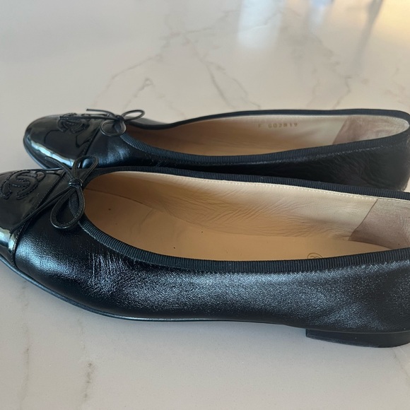 CHANEL ballet ballerina flats black size 42 patent and leather - Picture 5 of 11